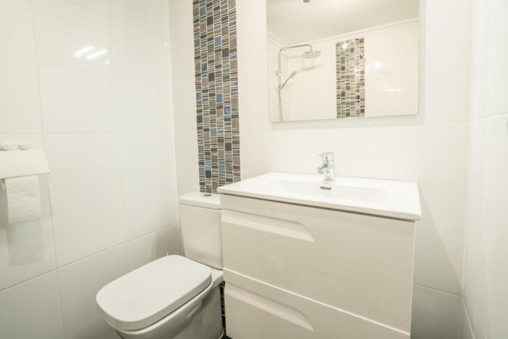 Black And White Apartment Free Wifi Los Cristianos  Exterior foto