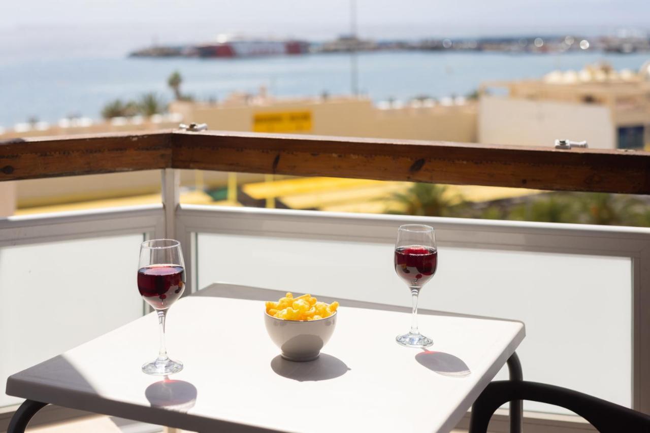 Black And White Apartment Free Wifi Los Cristianos  Exterior foto