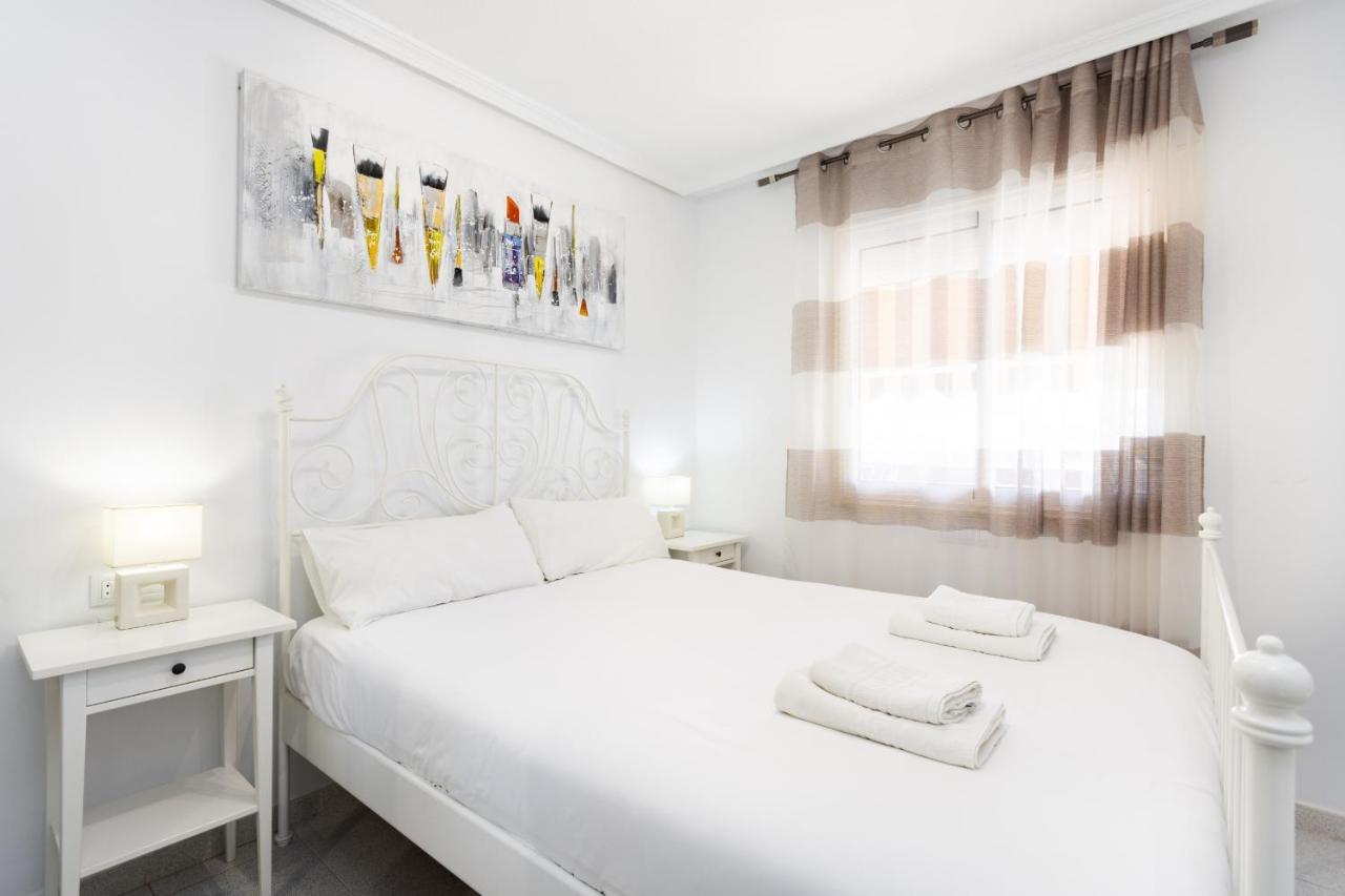 Black And White Apartment Free Wifi Los Cristianos  Exterior foto