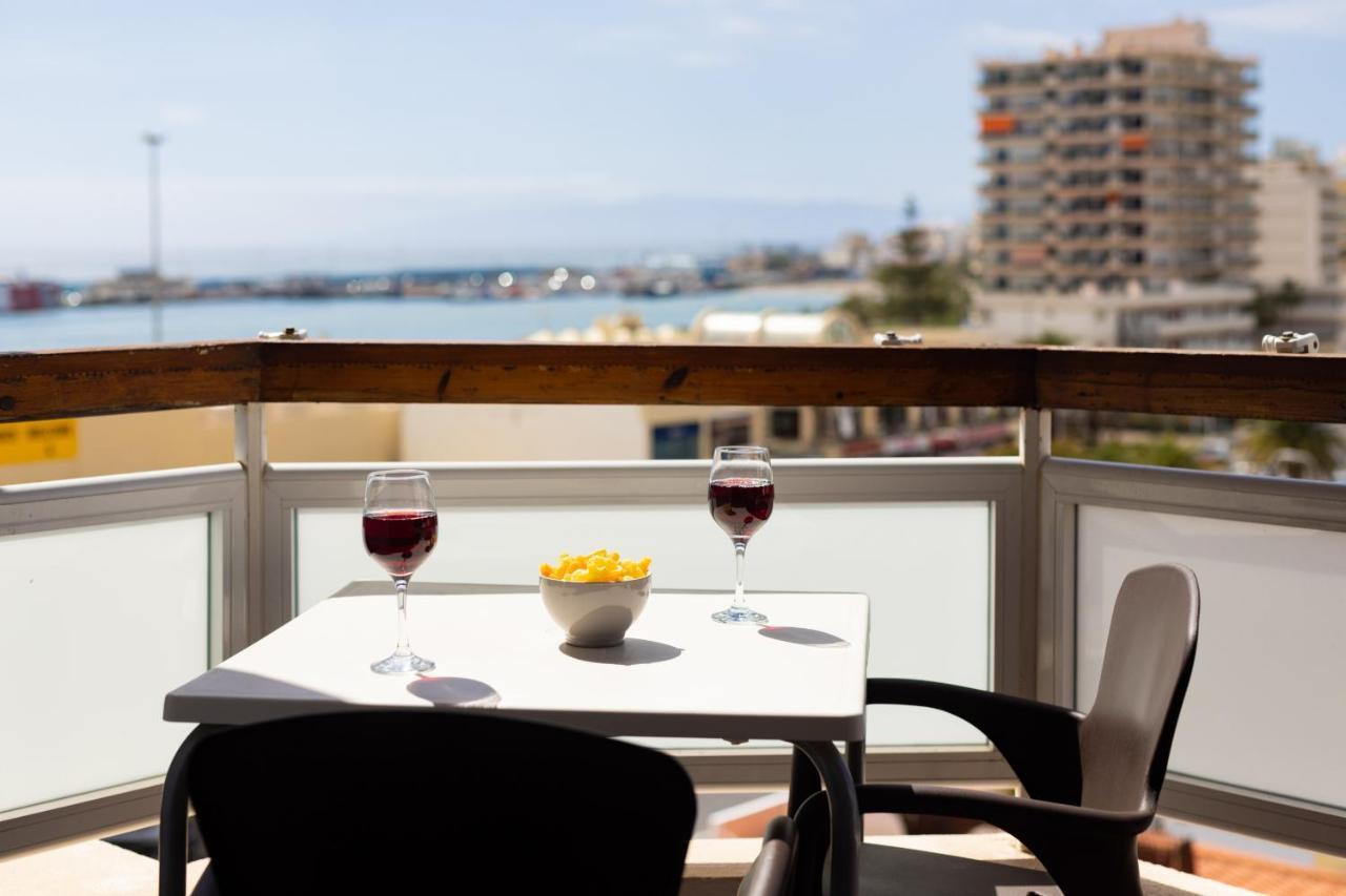 Black And White Apartment Free Wifi Los Cristianos  Exterior foto